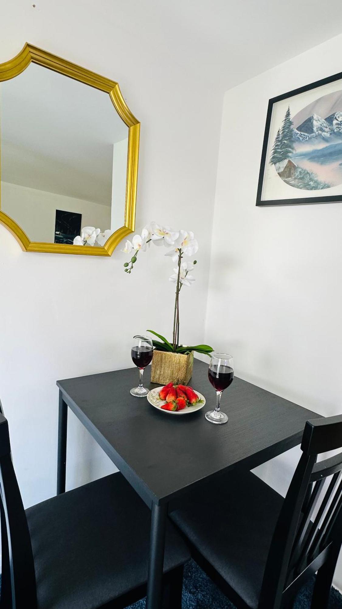 Cosy And Comfy Leilighet London Eksteriør bilde